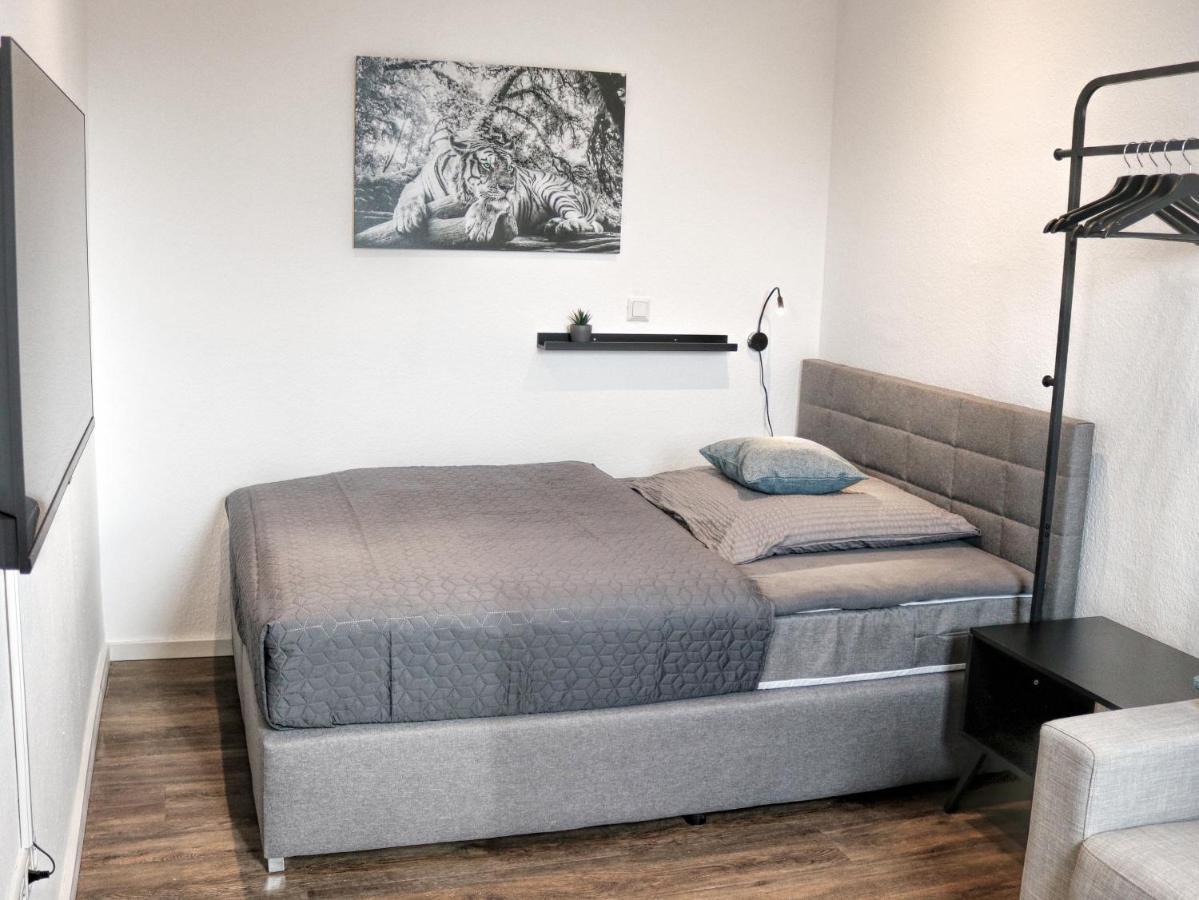 Lightplace • Groessere Gruppen • 4 Einzelzimmer • Boxspring • Smart Tv • Biergarten • Restaurant Braunschweig Dış mekan fotoğraf